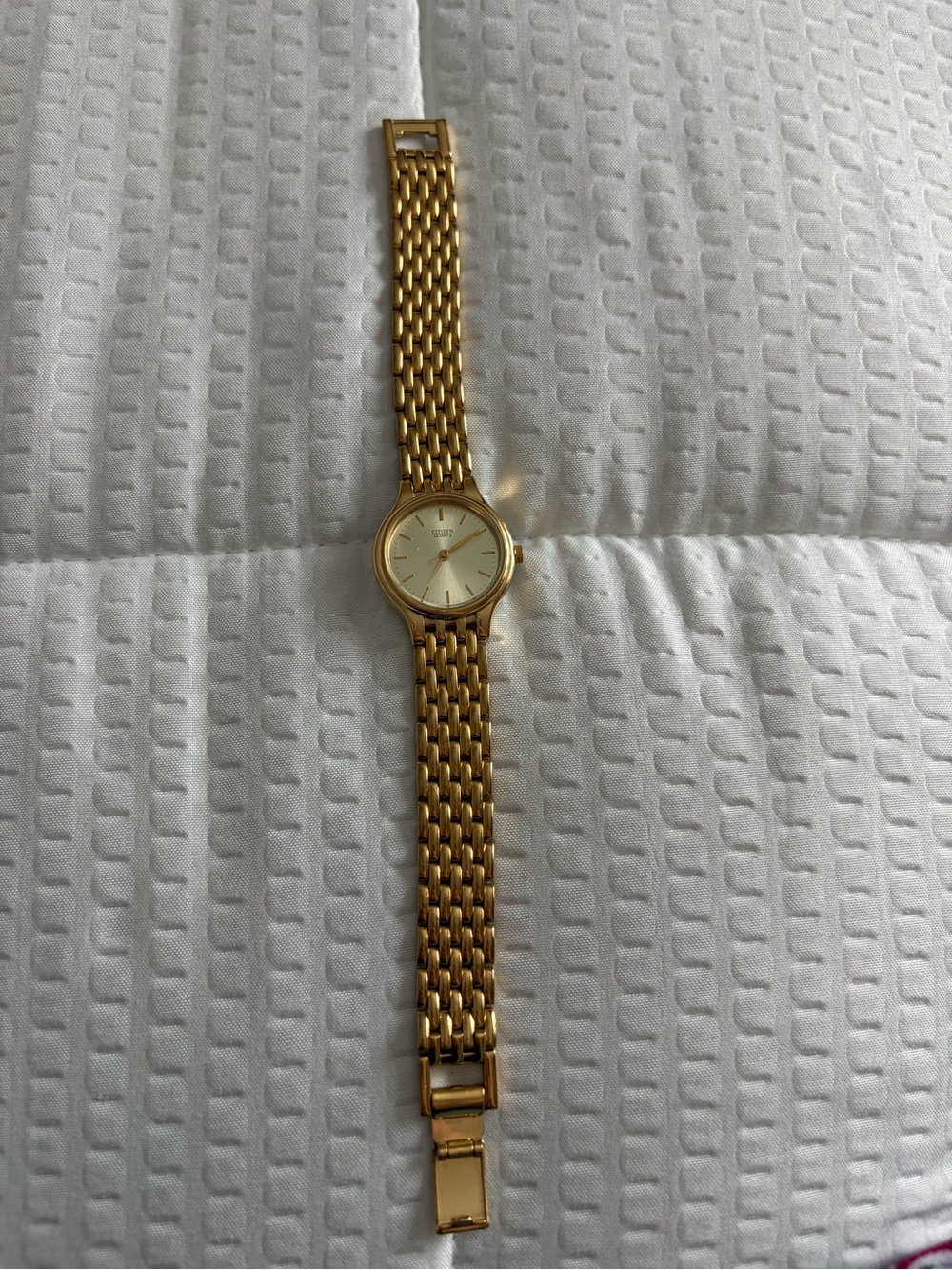 Vintage Citizen Gold-Tone Women's Bracelet Watch with Cream Dial - Picture 3 of 6